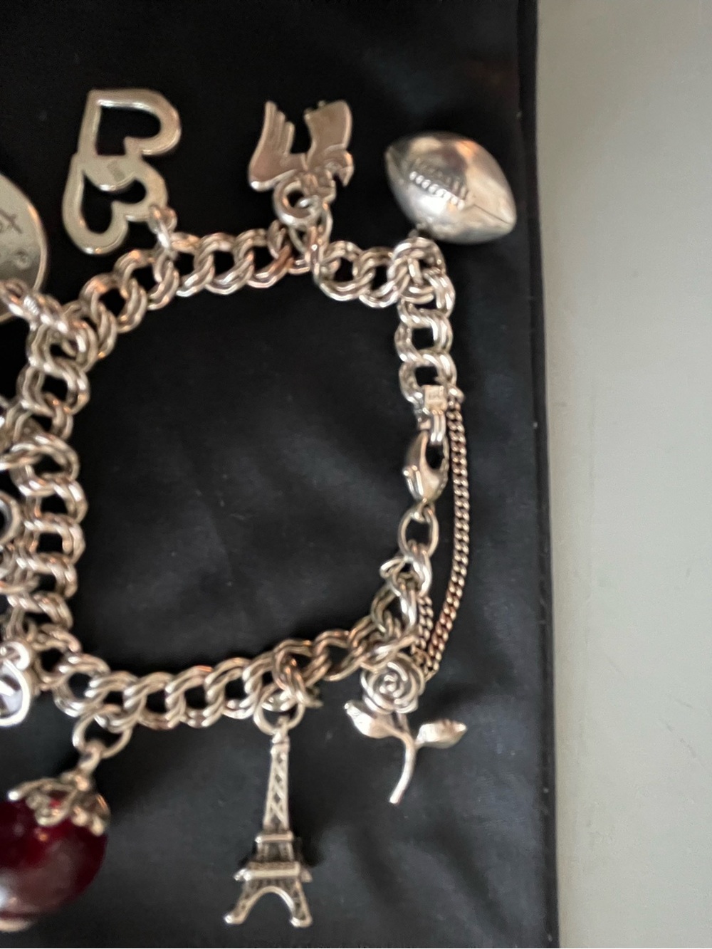 Authentic James Avery silver charm bracelet with 10 JA charms! - Picture 7 of 7